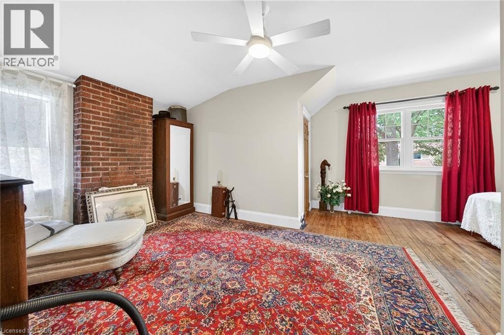 40 Fairleigh Crescent, Hamilton, ON - Indoor With Fireplace