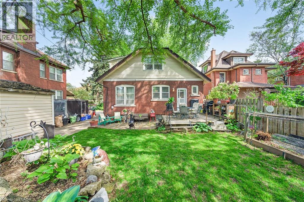 40 Fairleigh Crescent, Hamilton, ON - Outdoor