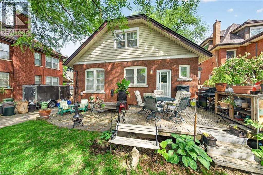 40 Fairleigh Crescent, Hamilton, ON - Outdoor With Deck Patio Veranda With Exterior