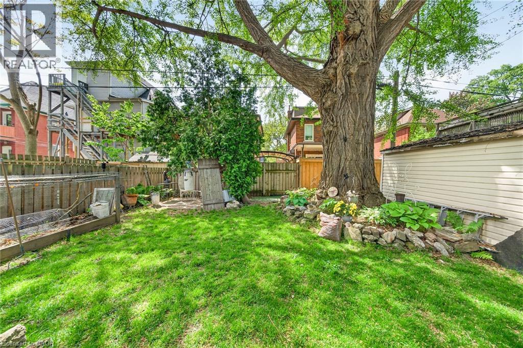 40 Fairleigh Crescent, Hamilton, ON - Outdoor