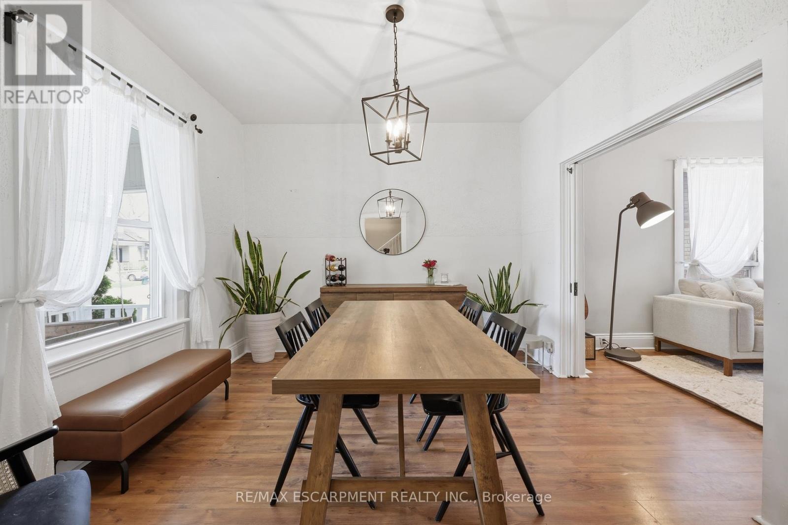 23 East 21St Street, Hamilton, ON - Indoor Photo Showing Dining Room