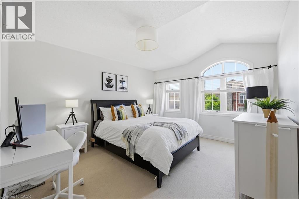 5444 Sundial Road, Burlington, ON - Indoor Photo Showing Bedroom