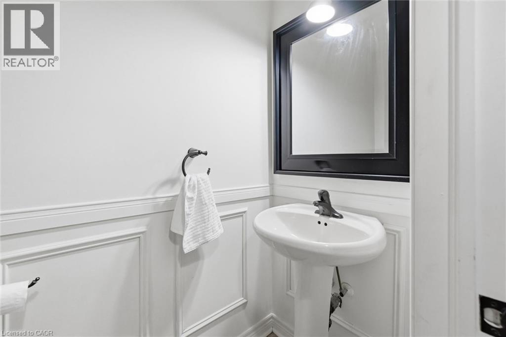 5444 Sundial Road, Burlington, ON - Indoor Photo Showing Bathroom