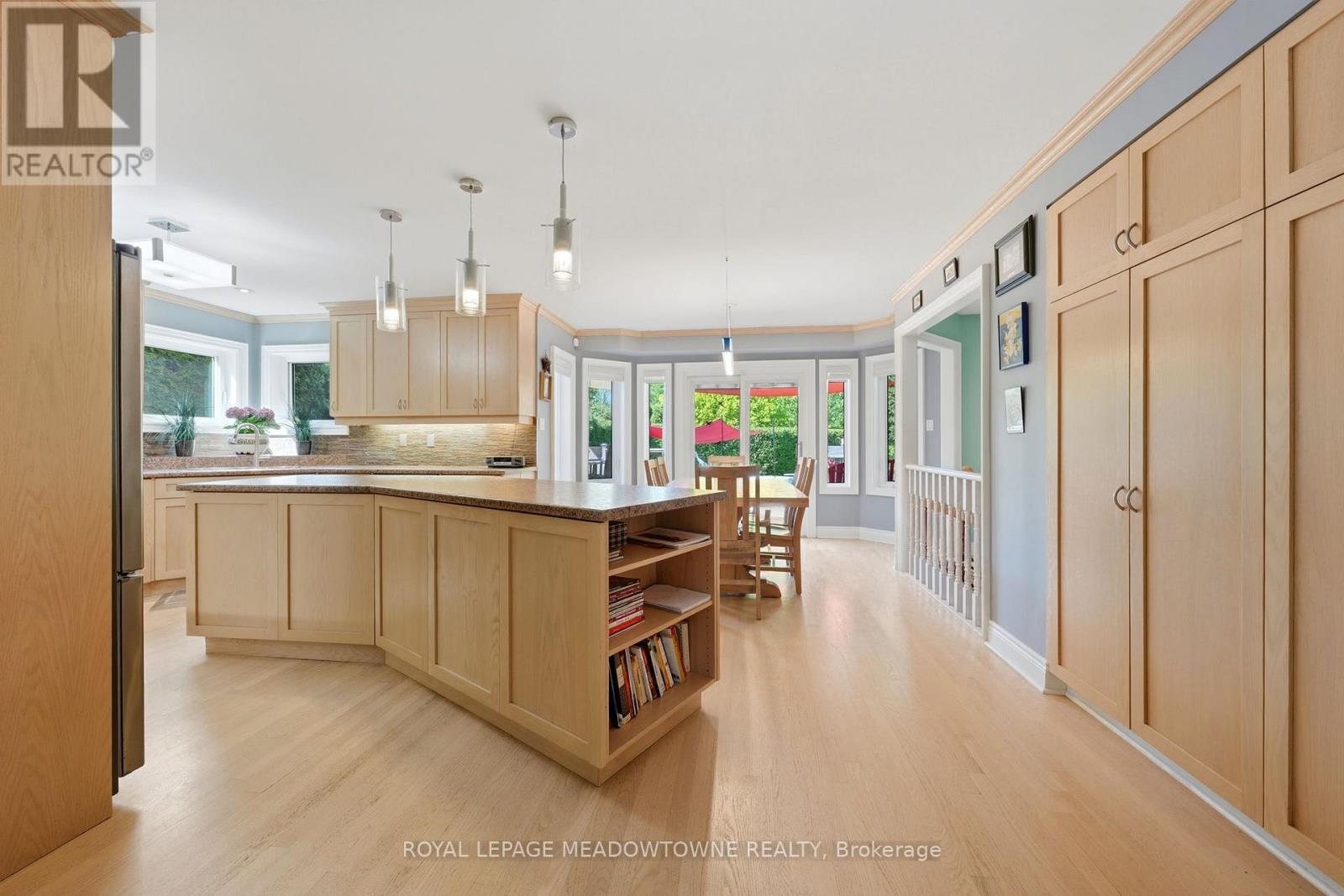 25 Gollop Crescent, Halton Hills, ON - Indoor Photo Showing Kitchen