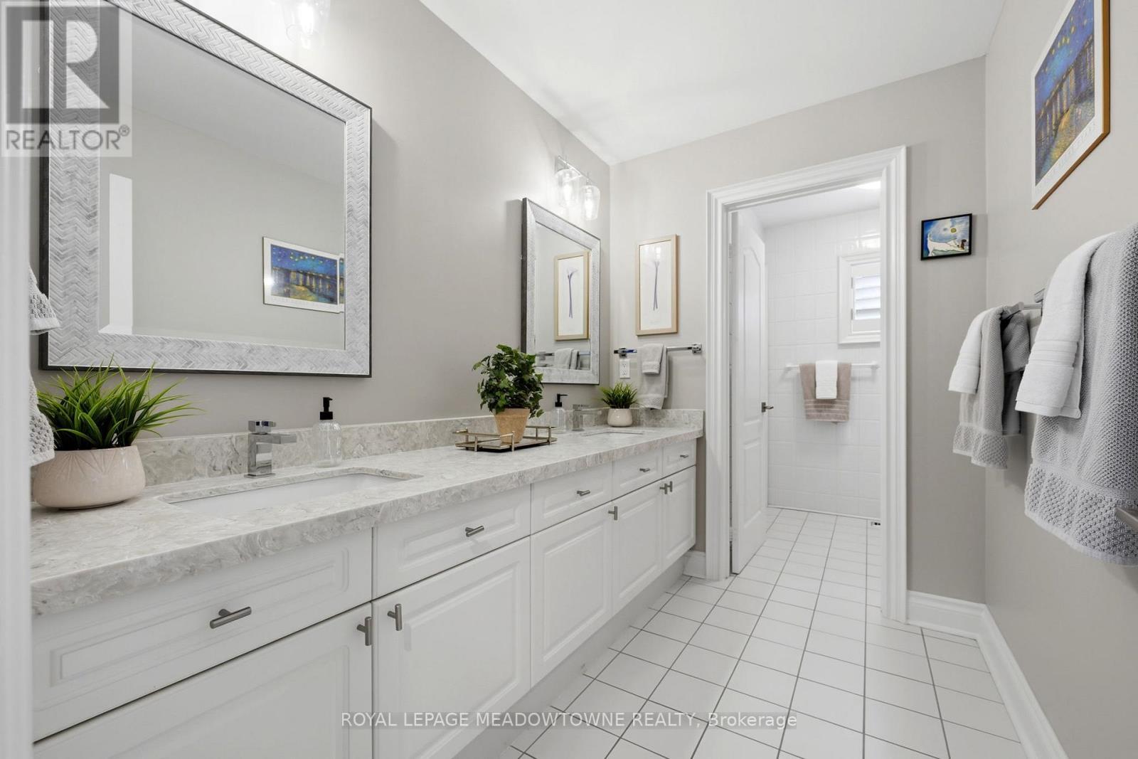 25 Gollop Crescent, Halton Hills, ON - Indoor Photo Showing Bathroom