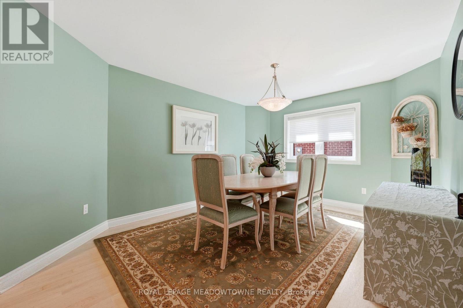 25 Gollop Crescent, Halton Hills, ON - Indoor Photo Showing Dining Room