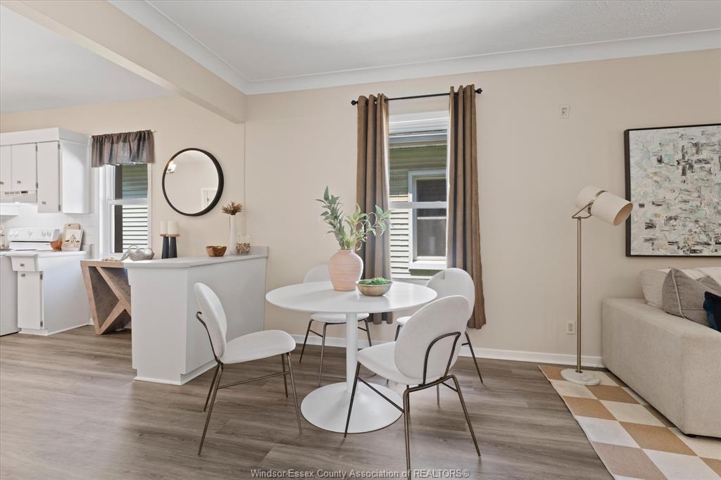 663 Brock Street, Windsor, ON - Indoor Photo Showing Dining Room