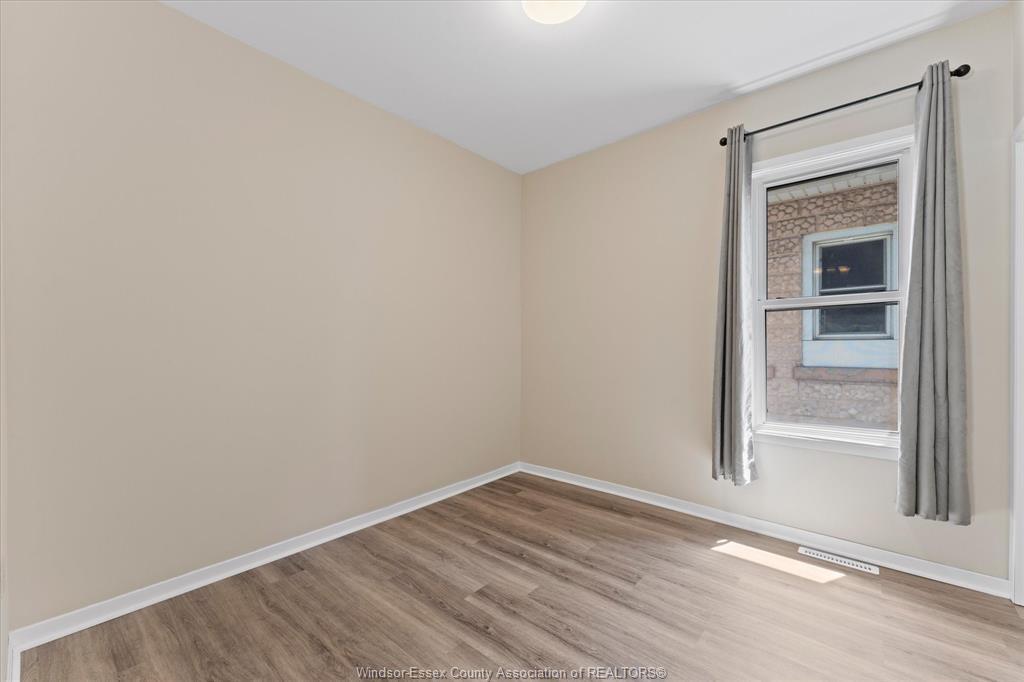 663 Brock Street, Windsor, ON - Indoor Photo Showing Other Room