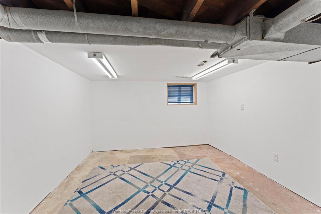 663 Brock Street, Windsor, ON - Indoor Photo Showing Other Room