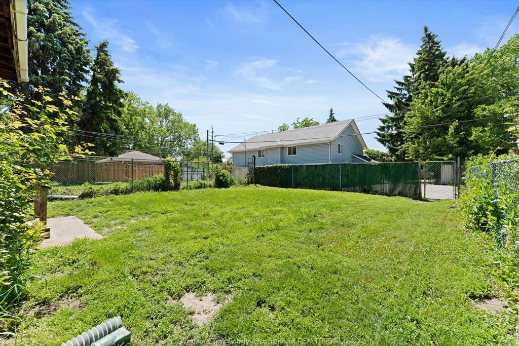663 Brock Street, Windsor, ON - Outdoor