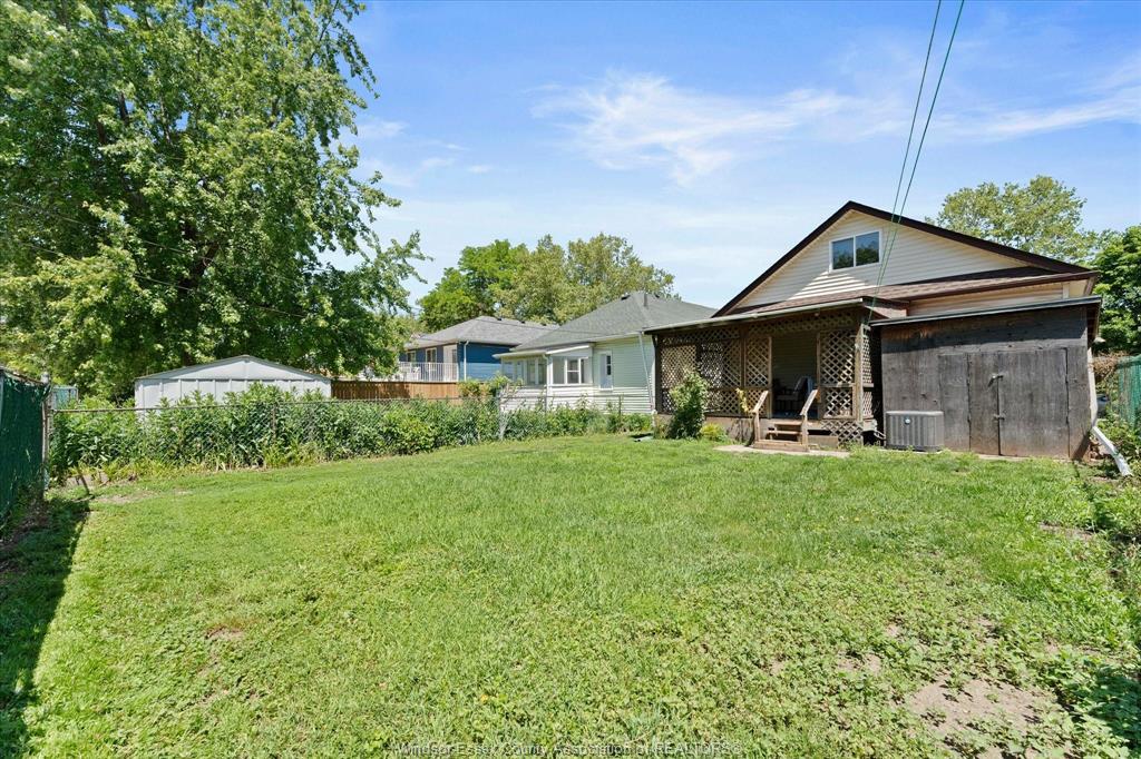 663 Brock Street, Windsor, ON - Outdoor