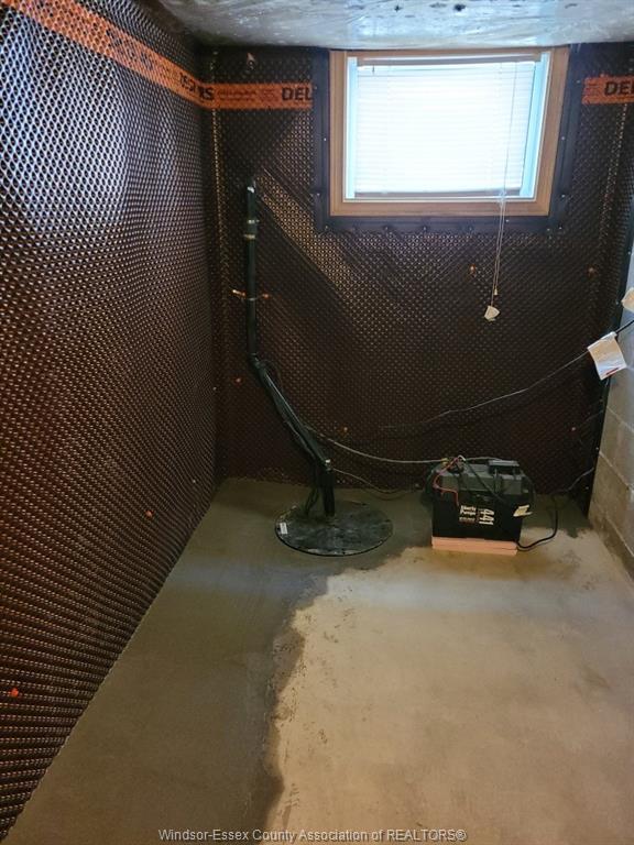 663 Brock Street, Windsor, ON - Indoor Photo Showing Other Room