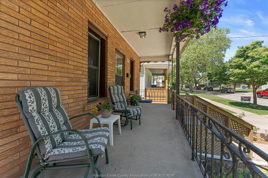 663 Brock Street, Windsor, ON - Outdoor