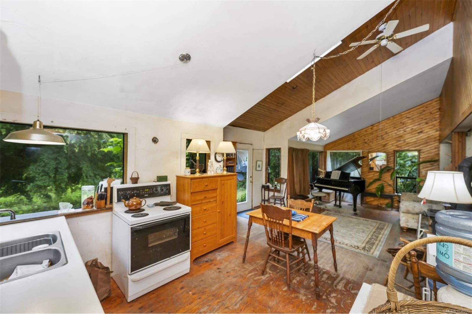 1865 Oldham Rd, Shawnigan Lake, BC