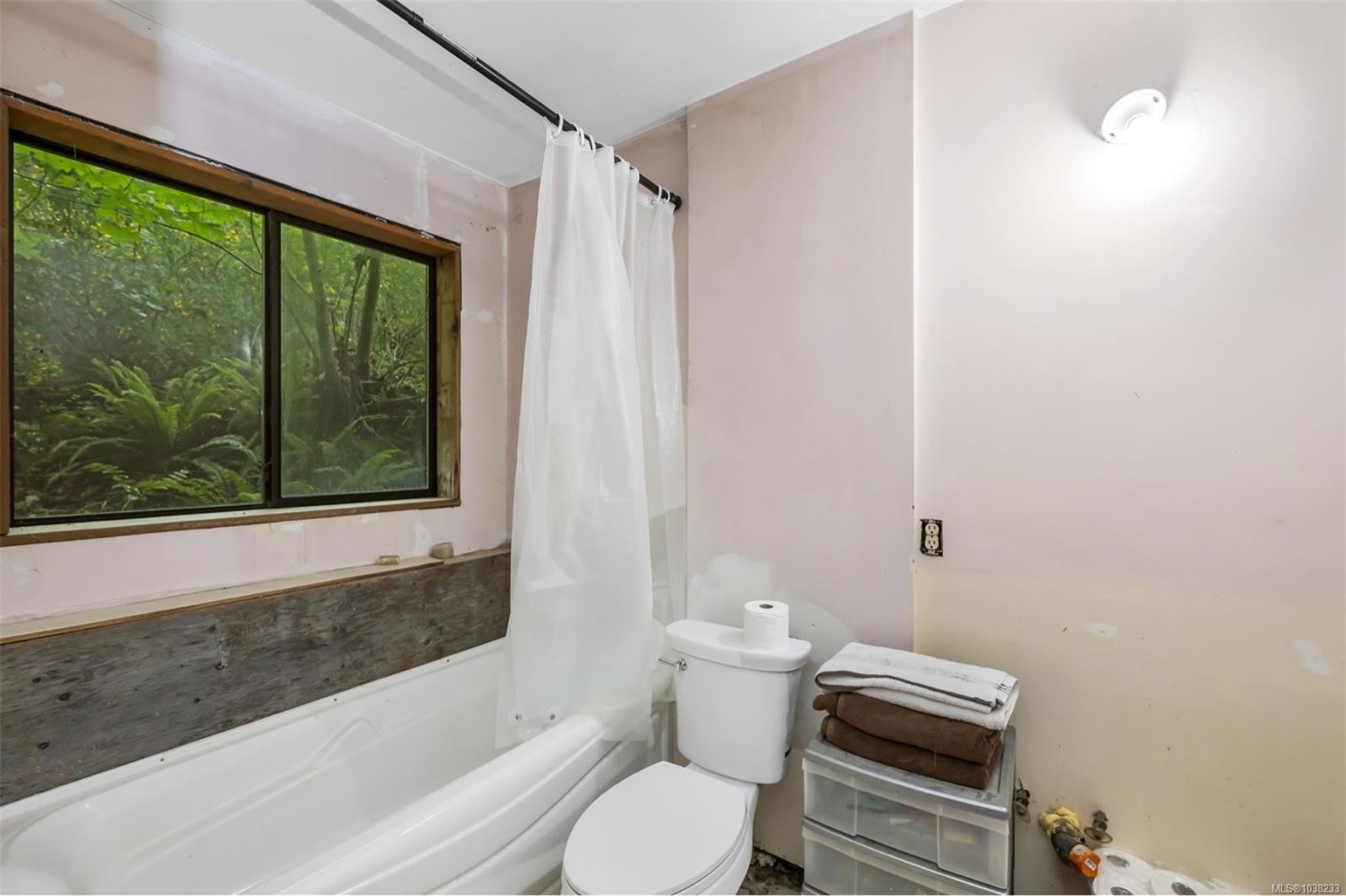 1865 Oldham Rd, Shawnigan Lake, BC
