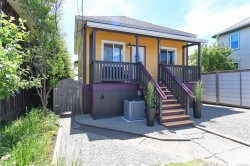 2753 Maryport Ave Cumberland, BC V0R 1S0