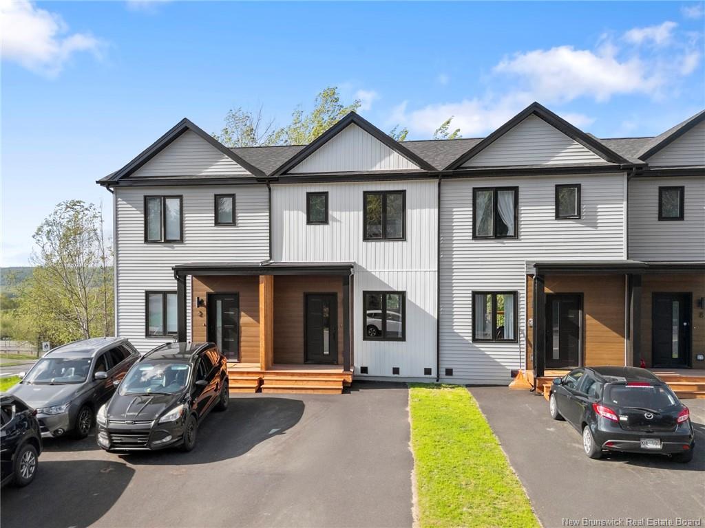 4 Westwood Dr, Fredericton, NB