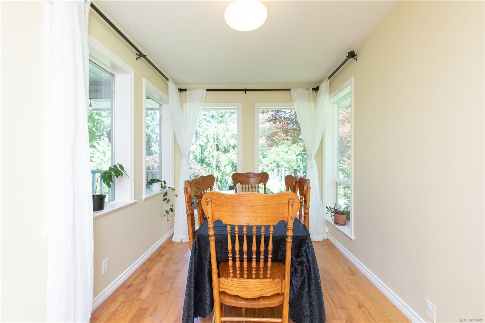 2956 Ridgeway Rd, Nanaimo, BC