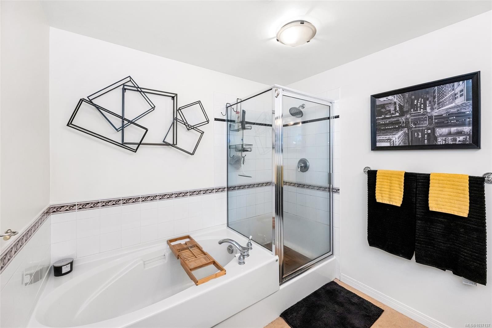 #109-380 Waterfront Cres, Victoria, BC - Indoor Photo Showing Bathroom