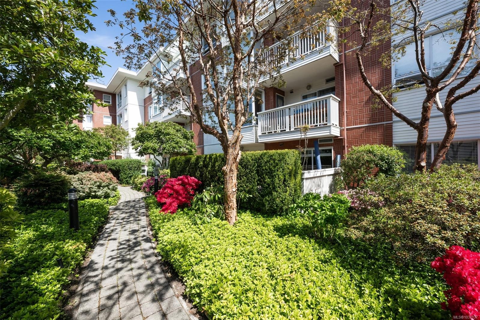 #109-380 Waterfront Cres, Victoria, BC - Outdoor