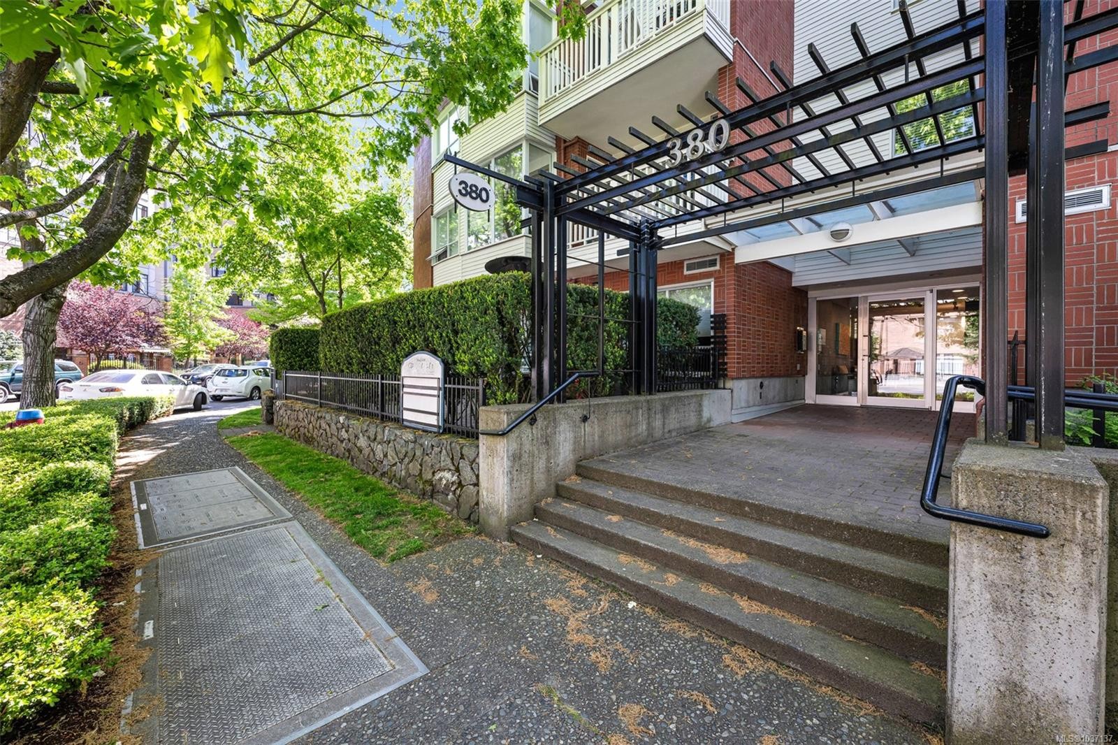 #109-380 Waterfront Cres, Victoria, BC - Outdoor