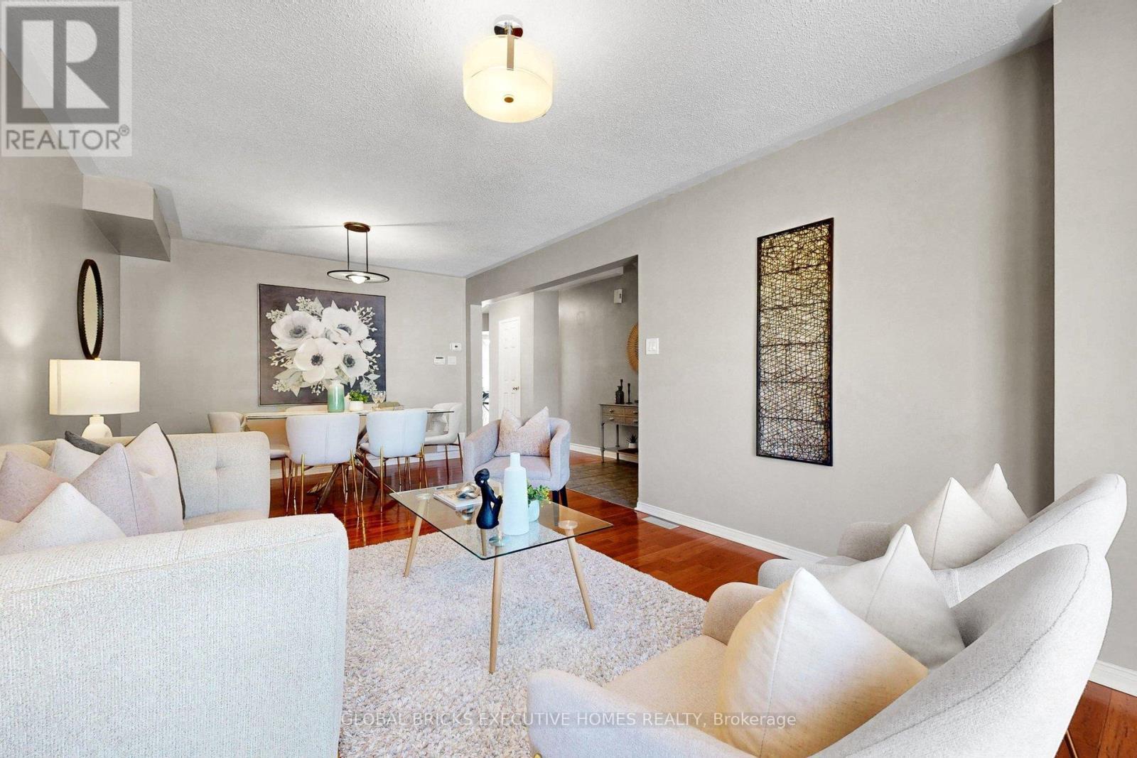 13 Howling Crescent, Ajax, ON - Indoor Photo Showing Living Room