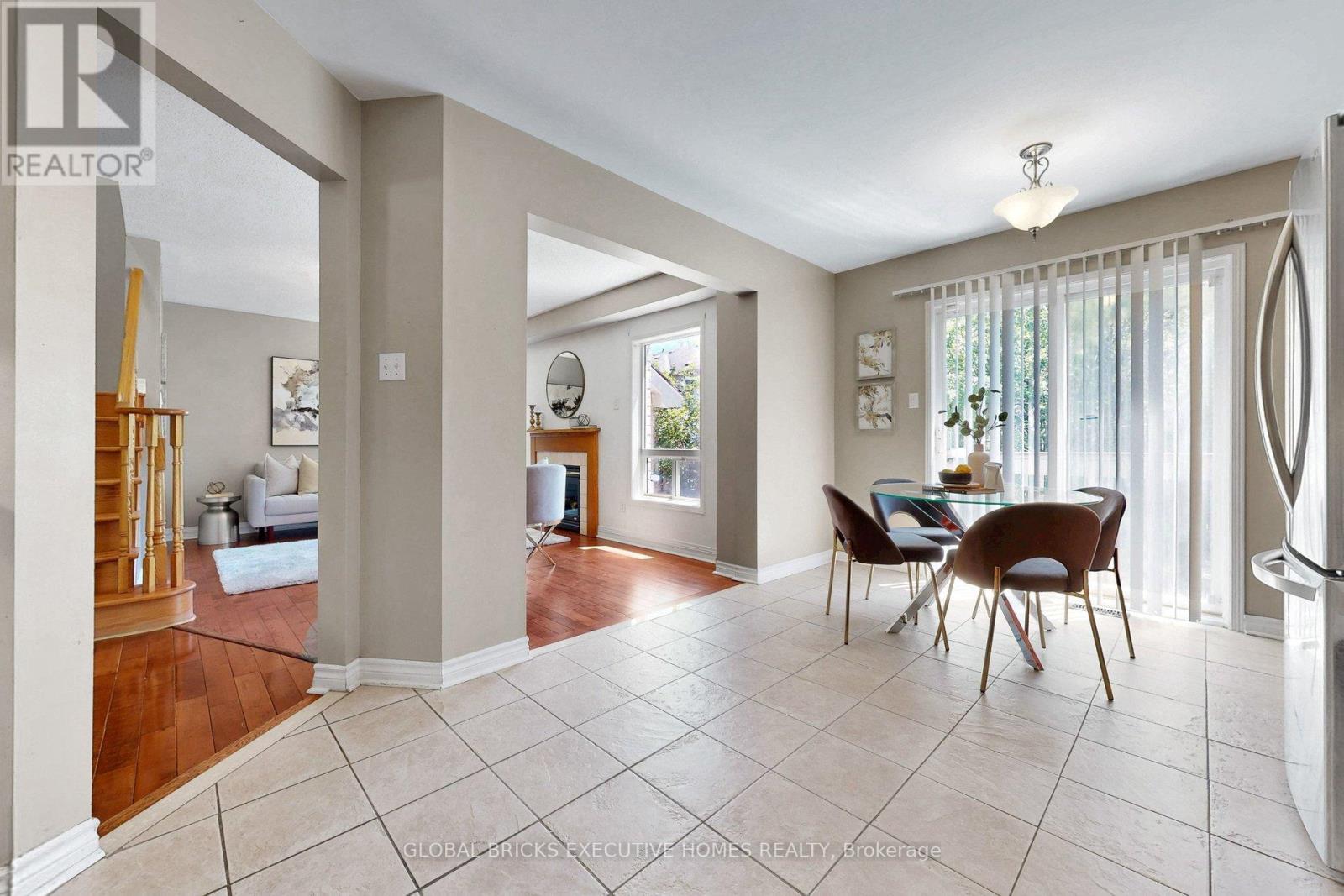 13 Howling Crescent, Ajax, ON - Indoor