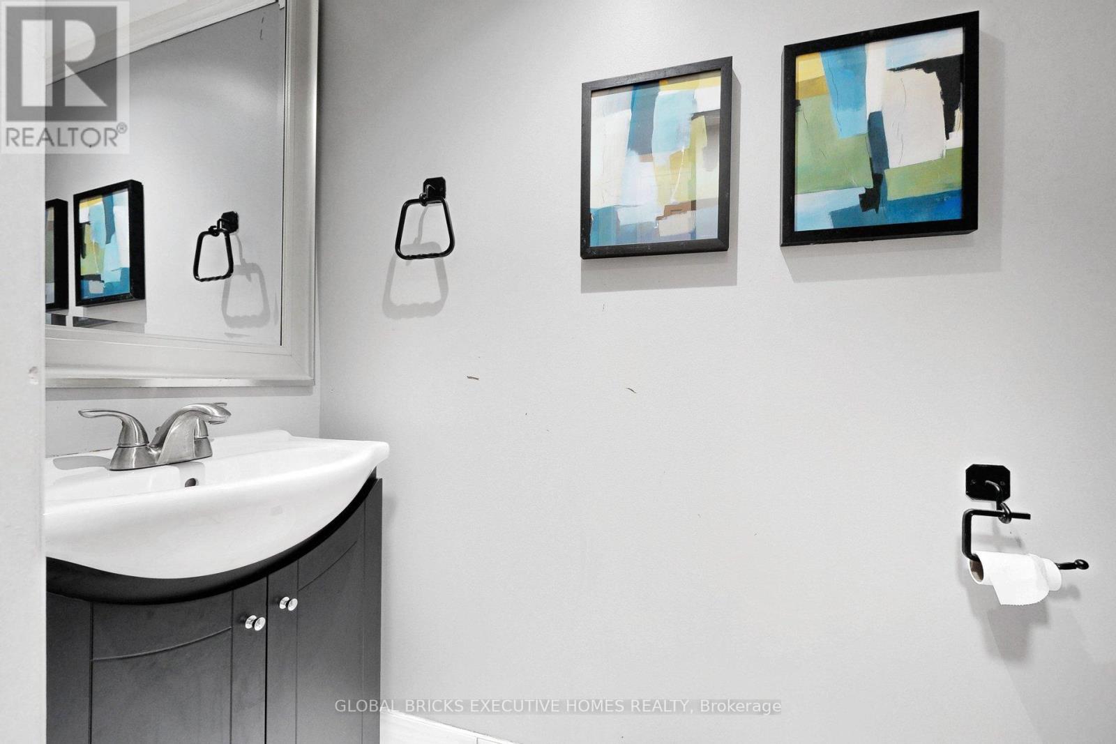 13 Howling Crescent, Ajax, ON - Photo Showing Bathroom