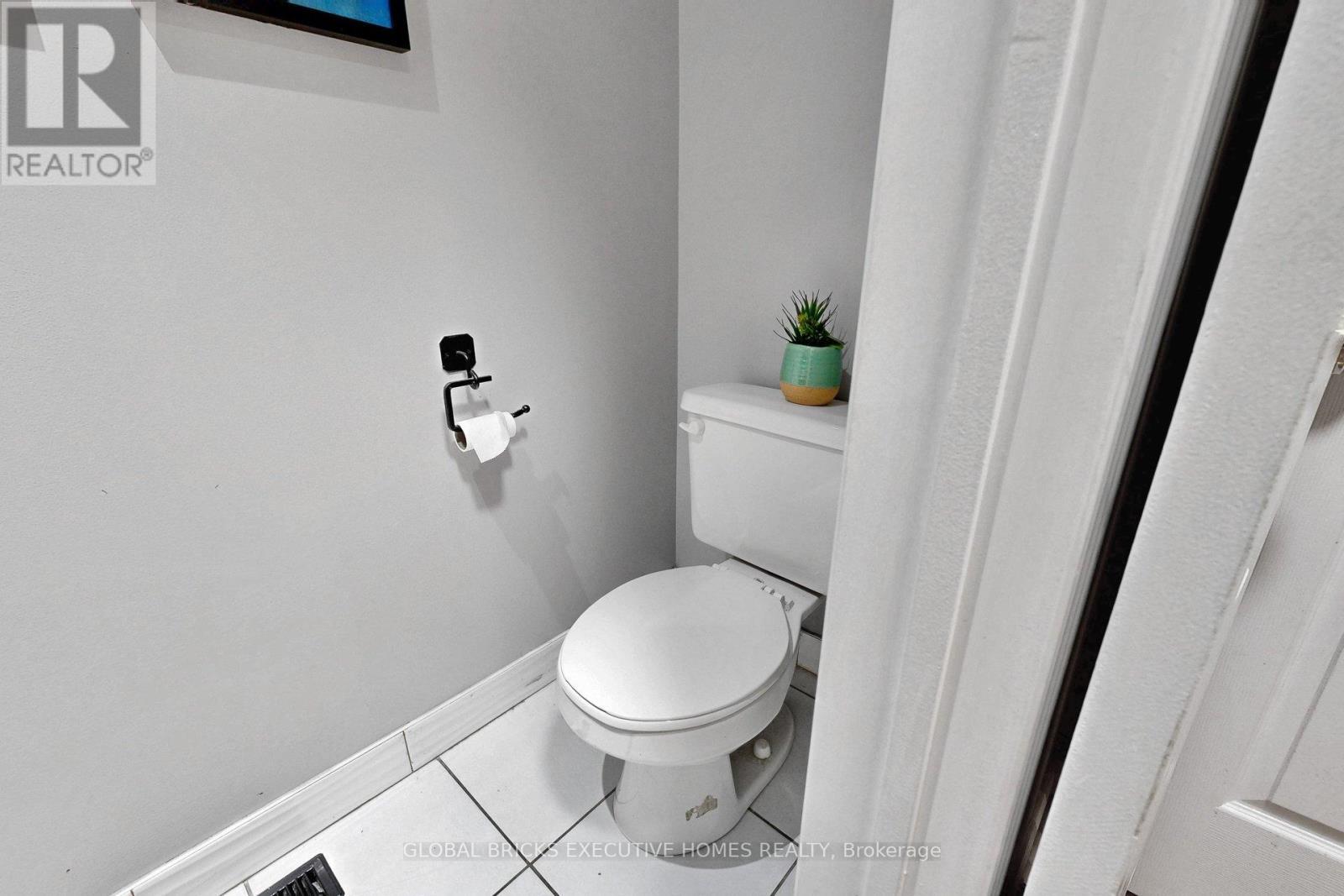 13 Howling Crescent, Ajax, ON - Indoor Photo Showing Bathroom