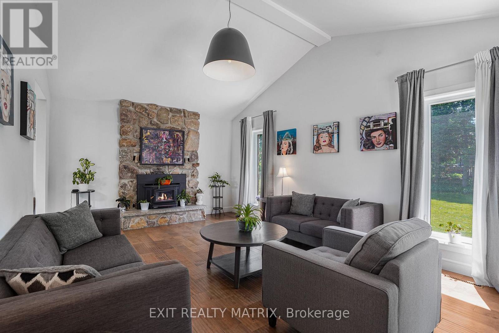 768 Dewhurst Avenue, Cornwall, ON - Indoor Photo Showing Living Room With Fireplace