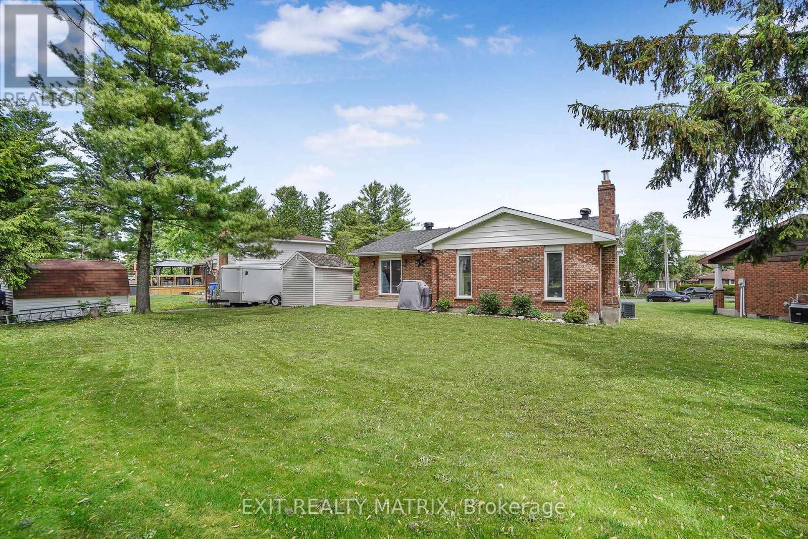 768 Dewhurst Avenue, Cornwall, ON - Outdoor