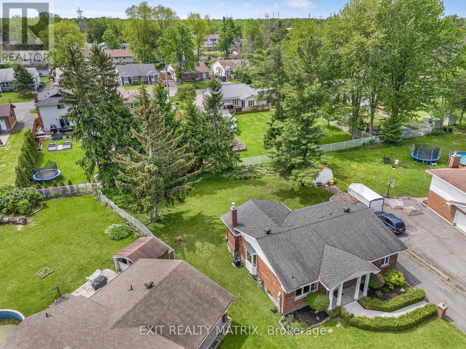 768 Dewhurst Avenue, Cornwall, ON - Outdoor
