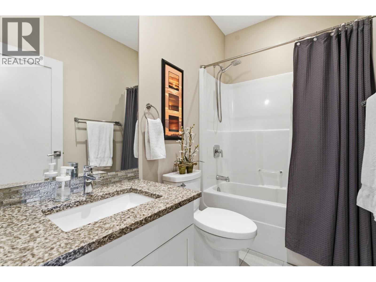 536 Tungsten Court, Kelowna, BC - Indoor Photo Showing Bathroom
