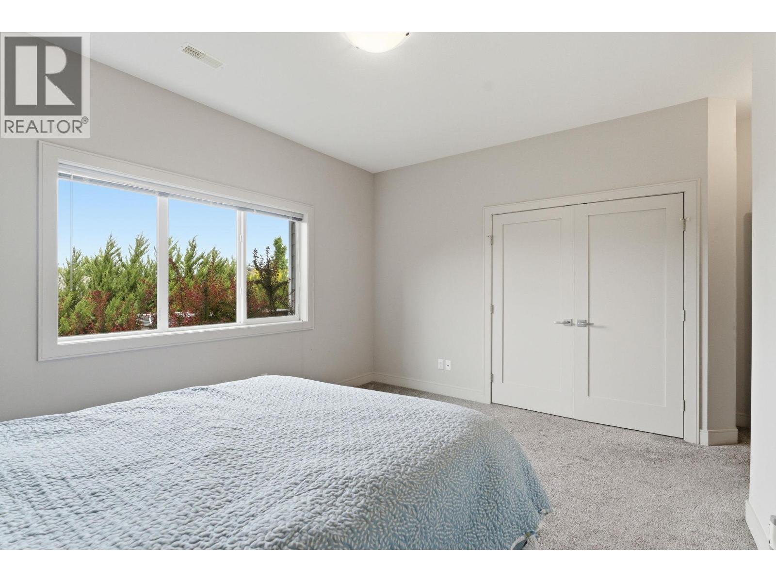 536 Tungsten Court, Kelowna, BC - Indoor Photo Showing Bedroom