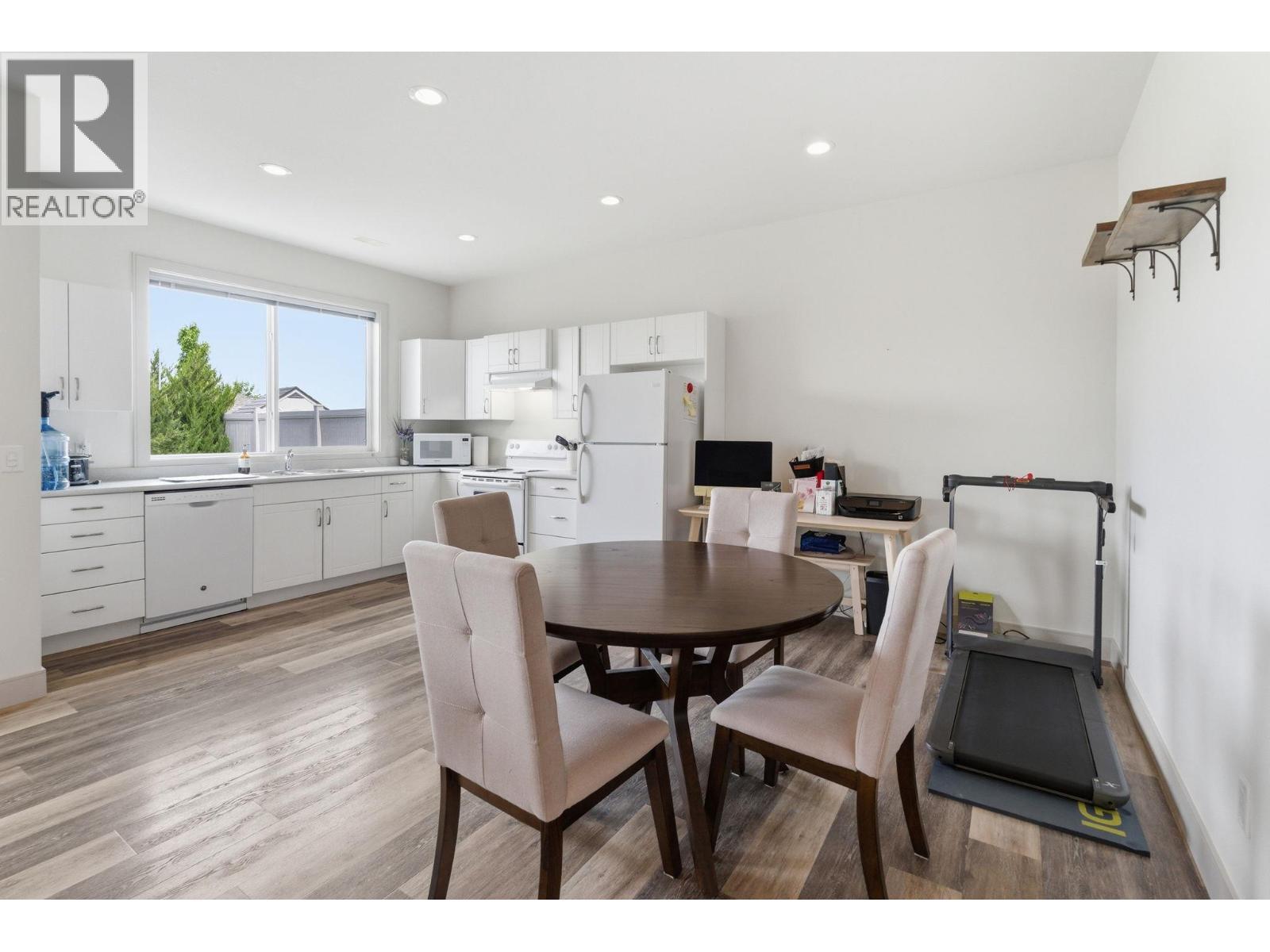 536 Tungsten Court, Kelowna, BC - Indoor