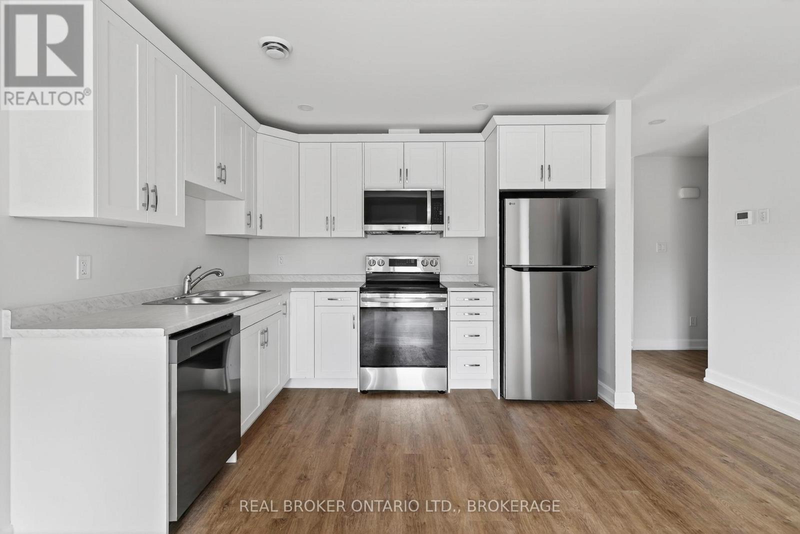 Unit #6A - 600 Second Street E, Cornwall, ON - Indoor Photo Showing Kitchen With Stainless Steel Kitchen With Double Sink