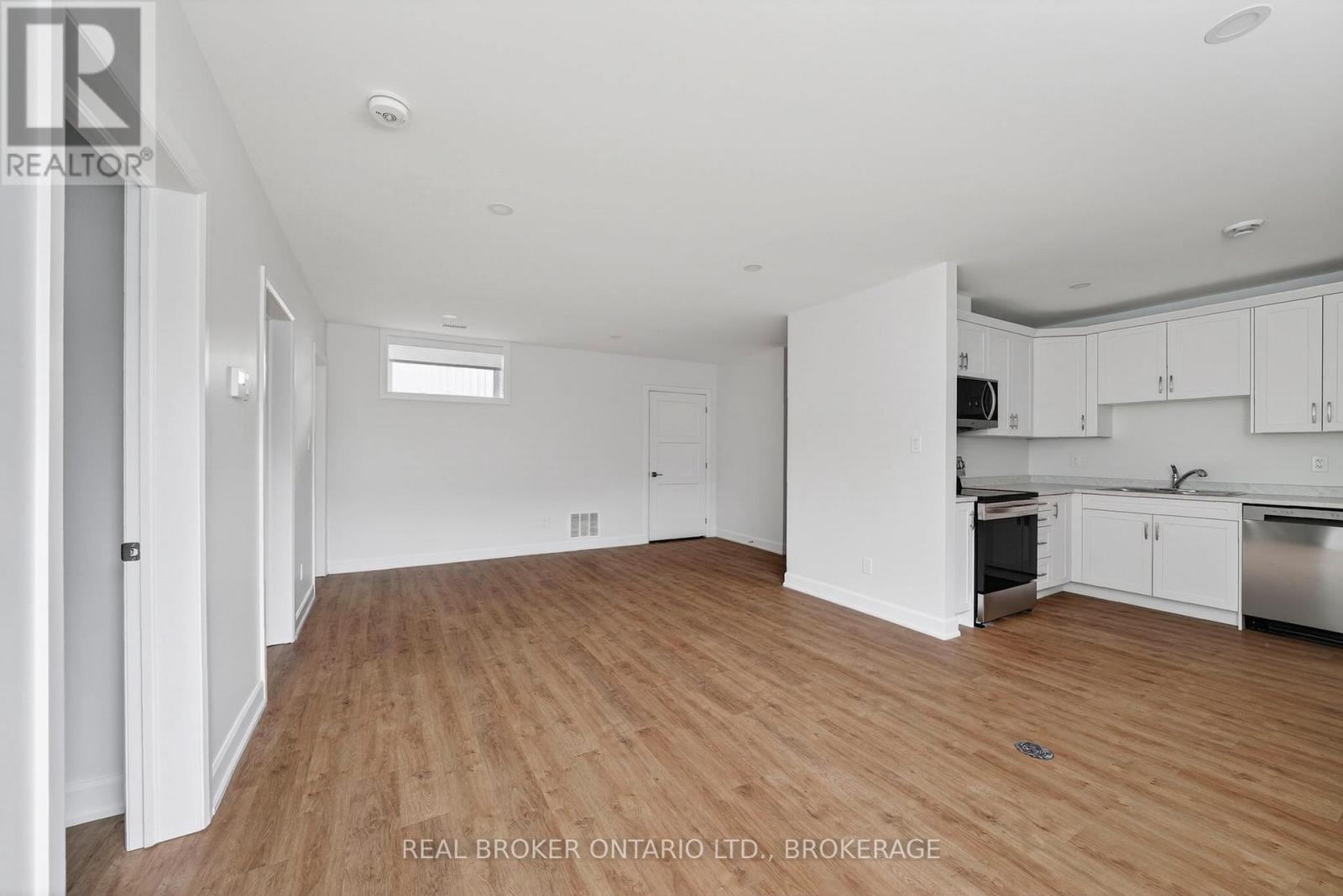 Unit #6A - 600 Second Street E, Cornwall, ON - Indoor Photo Showing Kitchen