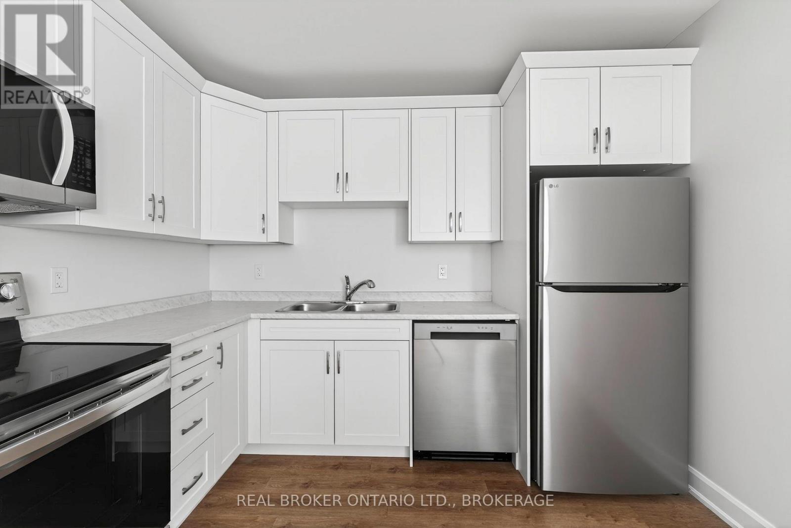 Unit #3A - 600 Second Street E, Cornwall, ON - Indoor Photo Showing Kitchen With Stainless Steel Kitchen With Double Sink