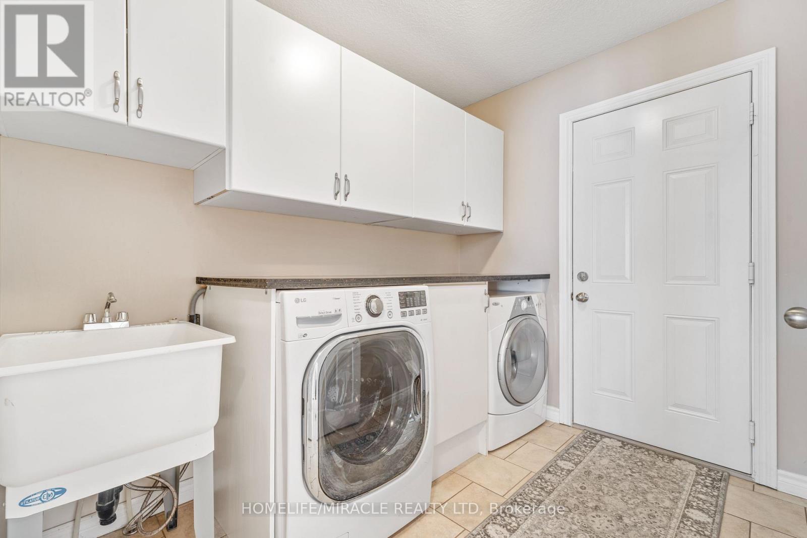 21 Davinci Boulevard, Hamilton, ON - Indoor Photo Showing Laundry Room
