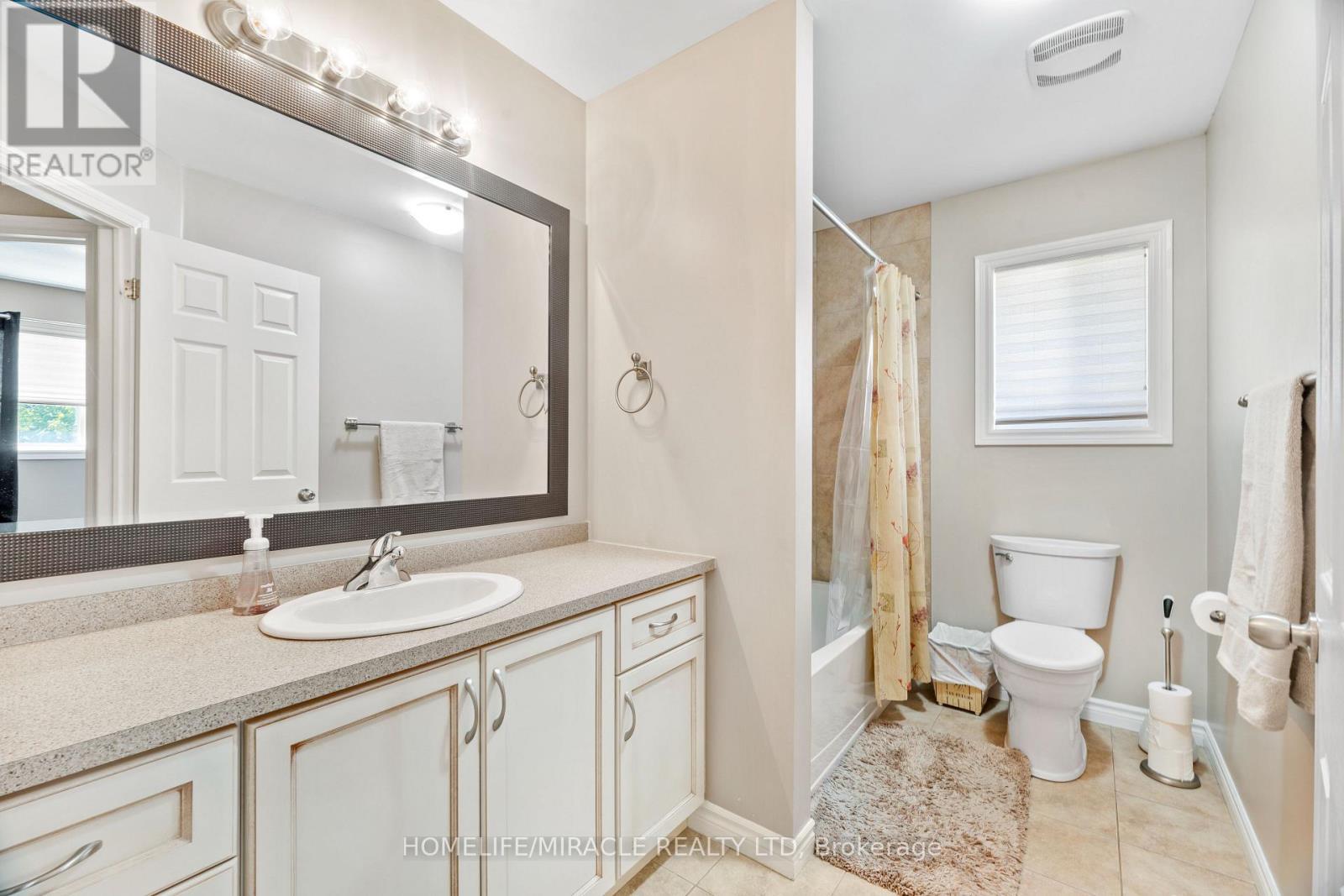 21 Davinci Boulevard, Hamilton, ON - Indoor Photo Showing Bathroom