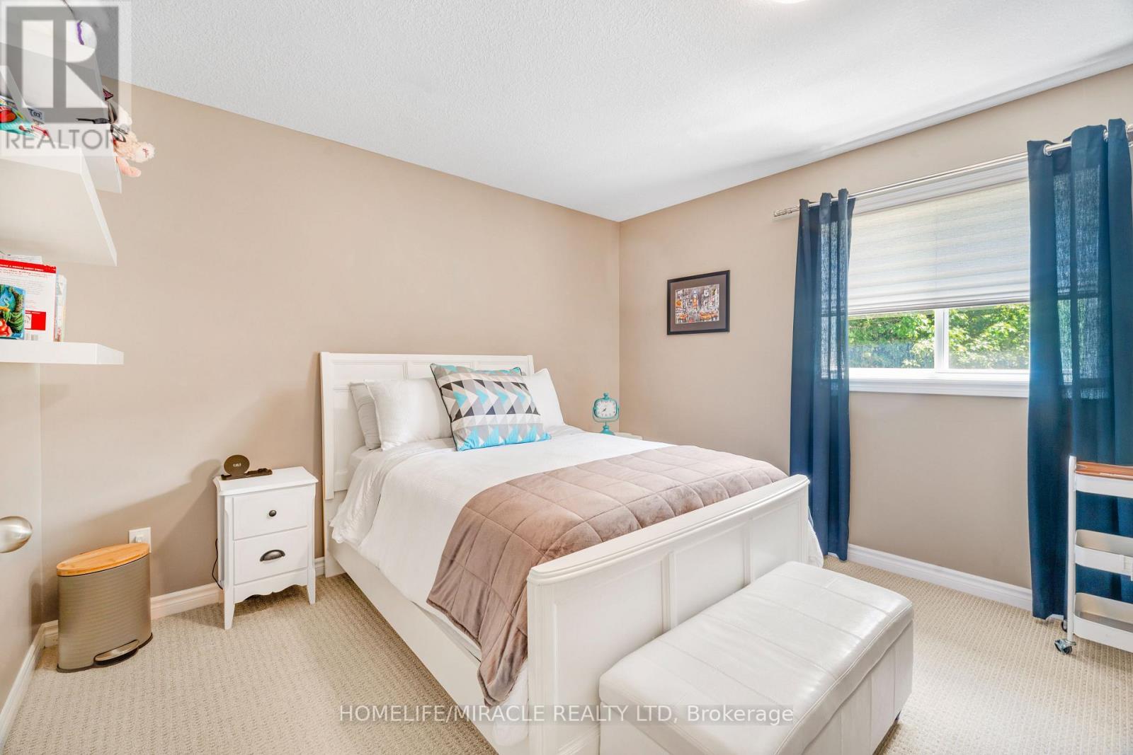 21 Davinci Boulevard, Hamilton, ON - Indoor Photo Showing Bedroom