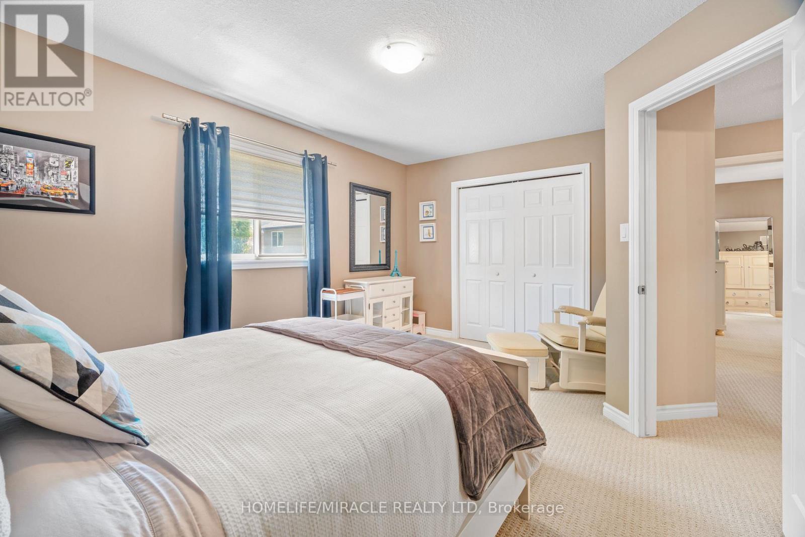 21 Davinci Boulevard, Hamilton, ON - Indoor Photo Showing Bedroom