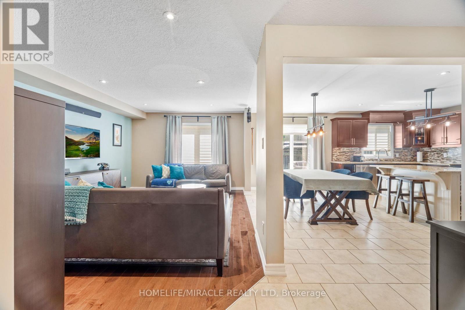 21 Davinci Boulevard, Hamilton, ON - Indoor