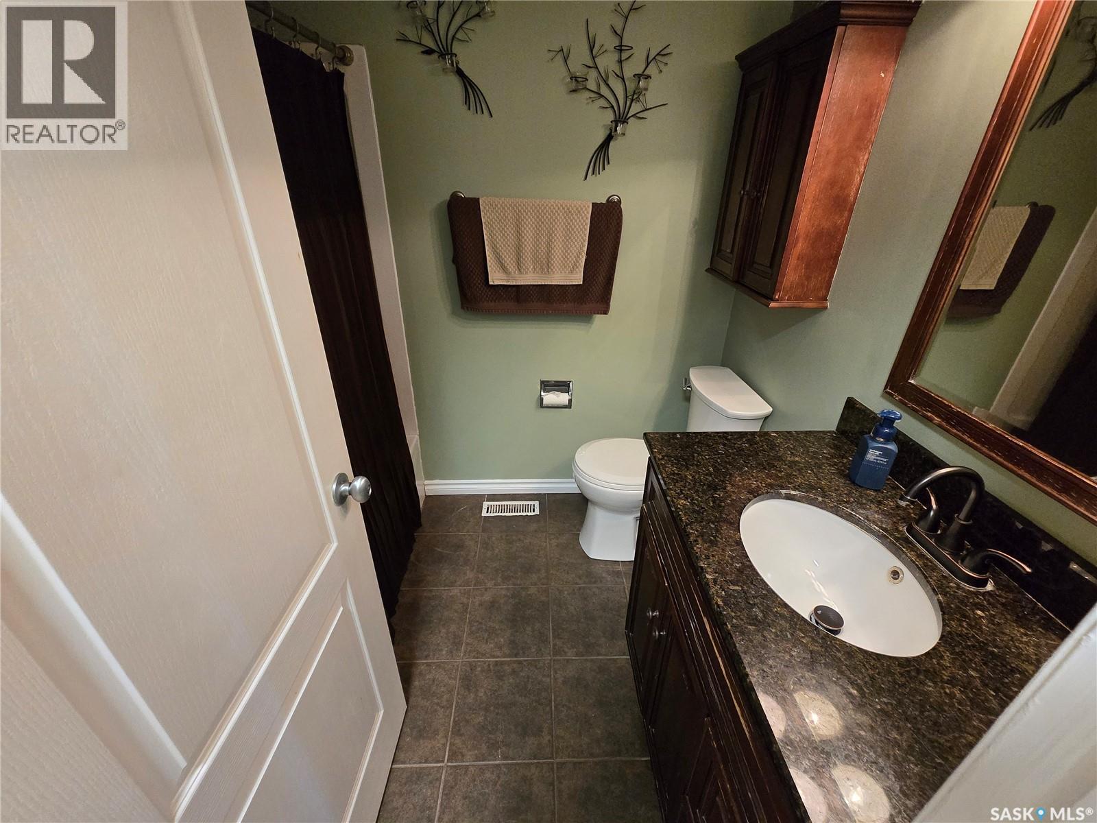 3464 Eagle Crescent, Prince Albert, SK - Indoor Photo Showing Bathroom