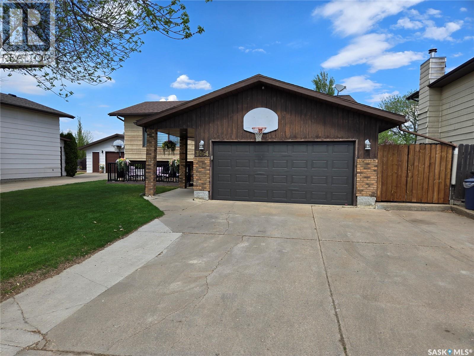 3464 Eagle Crescent, Prince Albert, SK - Outdoor