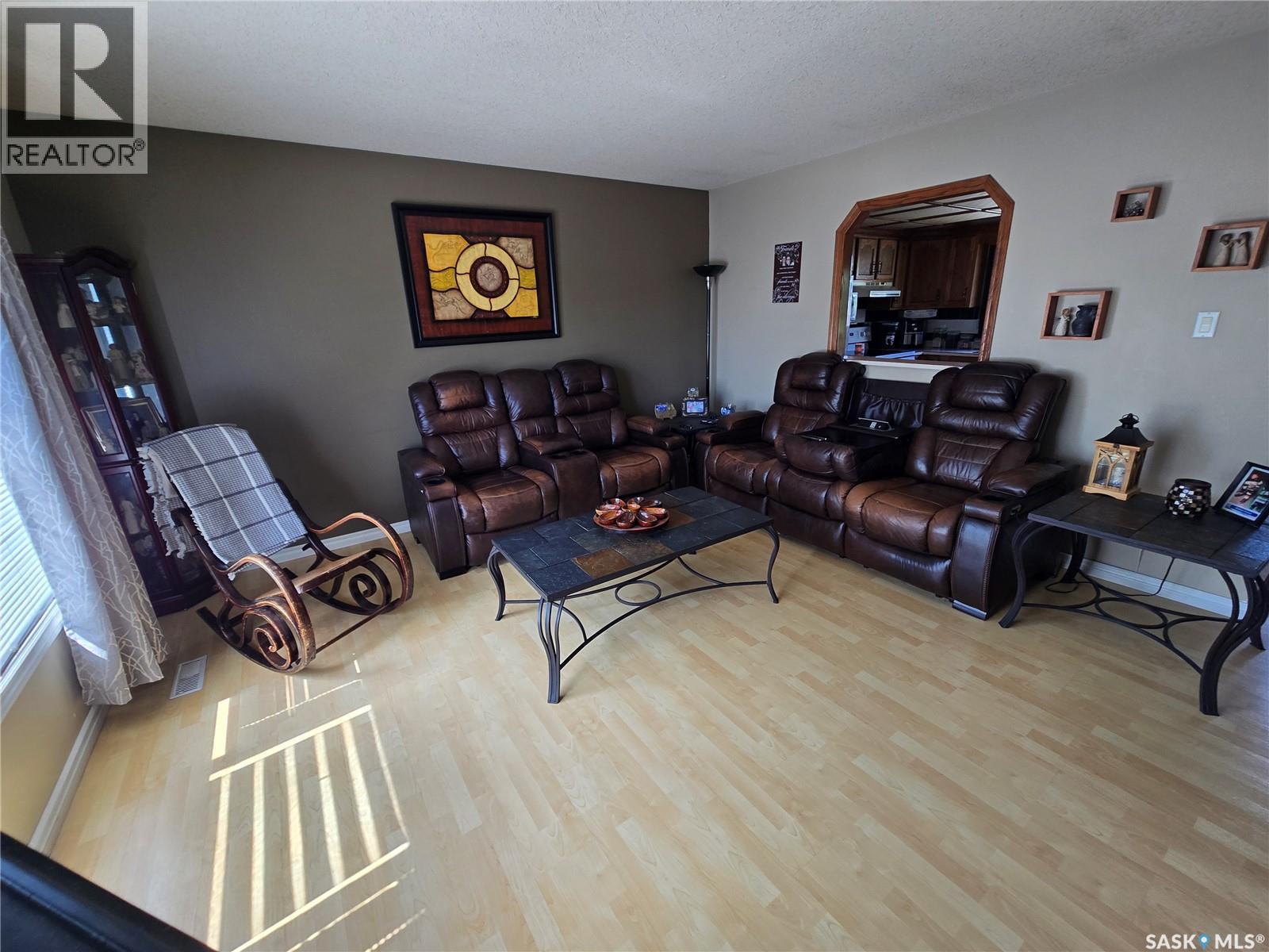 3464 Eagle Crescent, Prince Albert, SK - Indoor Photo Showing Living Room