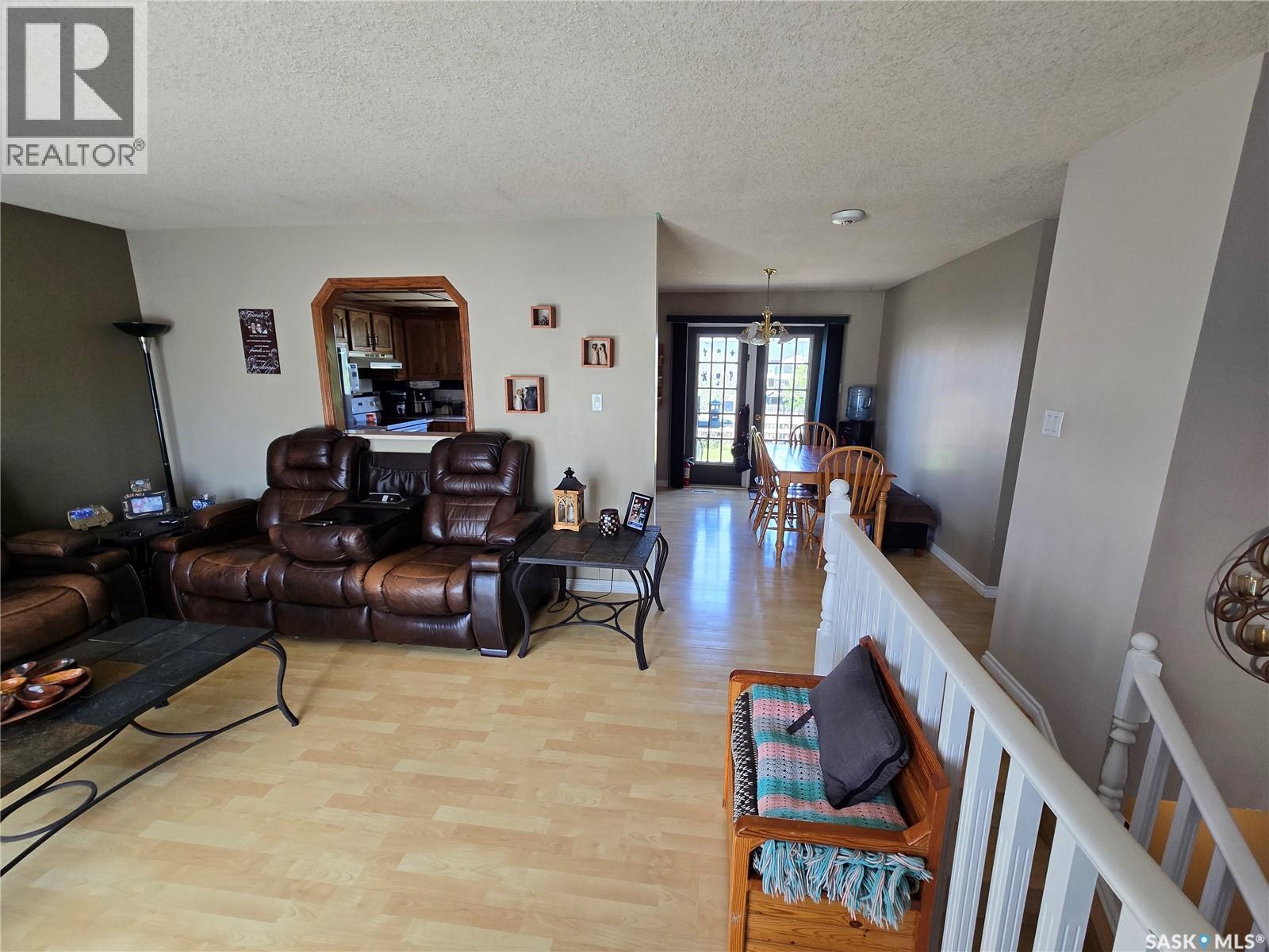 3464 Eagle Crescent, Prince Albert, SK - Indoor Photo Showing Living Room