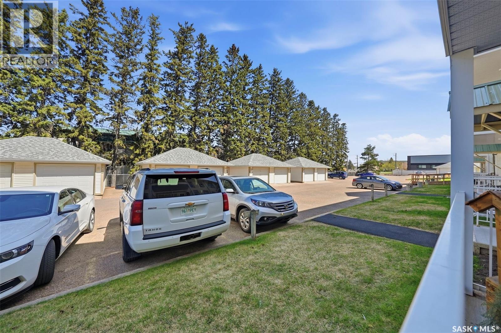 105 301 34Th Street W, Prince Albert, SK - Outdoor