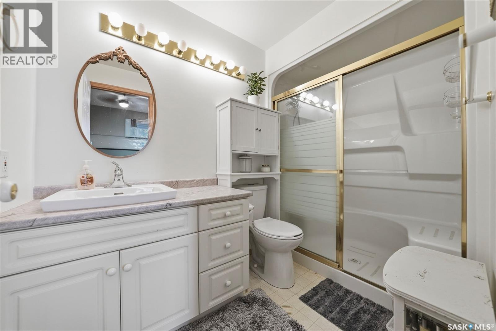 105 301 34Th Street W, Prince Albert, SK - Indoor Photo Showing Bathroom