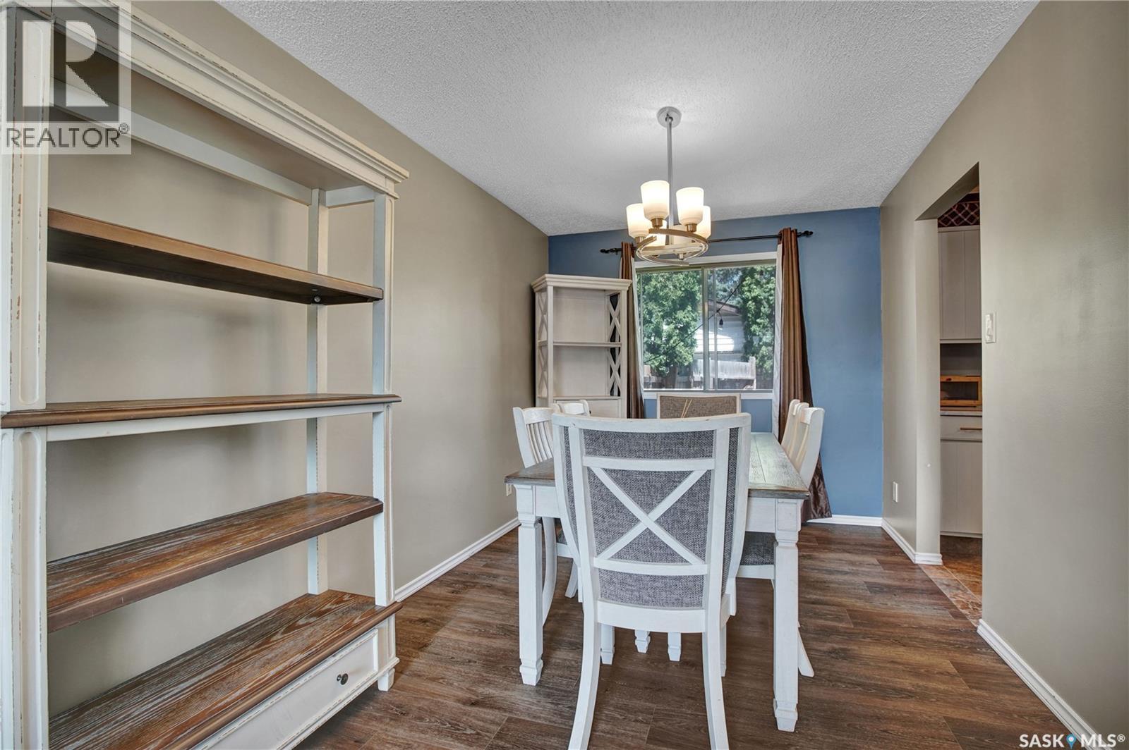 3831 Taylor Street E, Saskatoon, SK - Indoor Photo Showing Dining Room